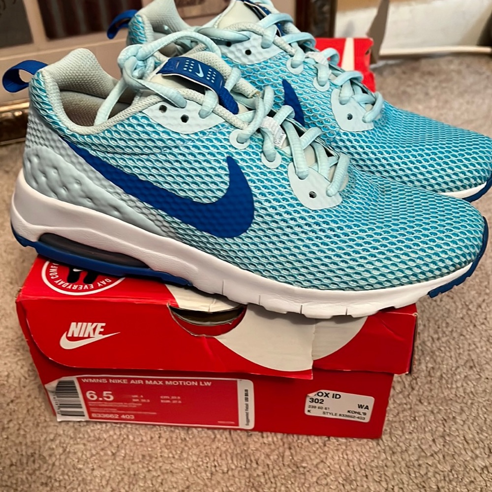 Womens Nike Air Max Motion LW
